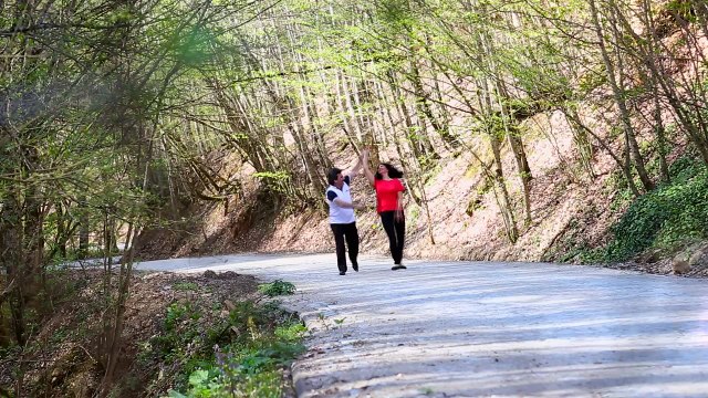 ALMANYALI HASAN ANLA GÜLÜM Lion Medya Müzik Production 2015 ANLA GÜLÜM : SÖZ : MÜZİK : MEHMET ŞENBAHAR / KİLİP YÖNETMENİ : SAMET ARSLAN / ALMANYALI HASAN MENEJERLİK : 0535 685 06 42