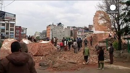 Download Video: Nepal, cresce il numero delle vittime. In arrivo i primi aiuti internazionali