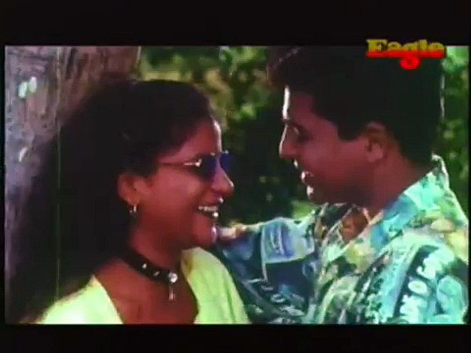 aunty meena and tamil actor kissing videos live show