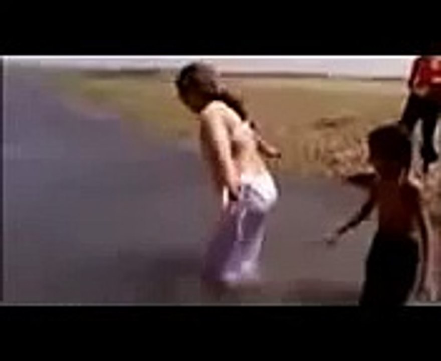 indian aunty  bathing in  sea beach