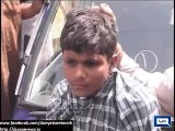 Dunya News - Multan: 14-year-old mobile phone thief caught red-handed