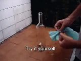 Wie man einen Korken aus einer Flasche bekommt