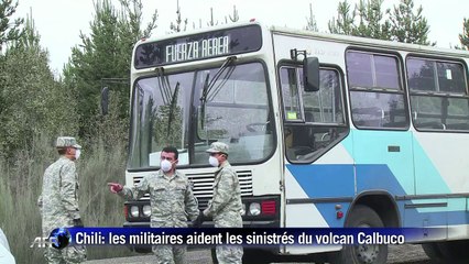 Chili: les militaires aident les sinistrés du volcan Calbuco