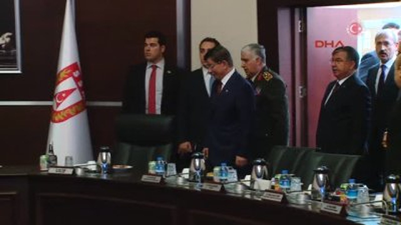 Başbakan Davutoğlu Savunma Sanayii İcra Komitesi Toplantısı'na Katıldı