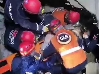 Earthquake victim man Survived even after two days in Nepal
