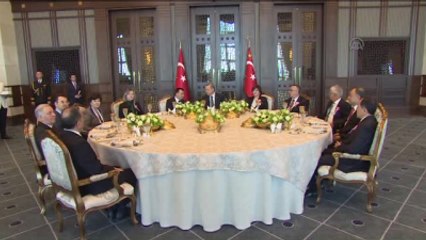 Cumhurbaşkanı Erdoğan, Aym Üyelerine Öğle Yemeği Verdi