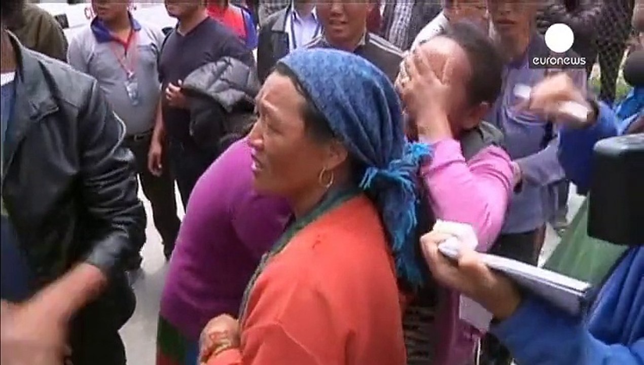 Rettung der Bergsteiger am Mount Everest läuft