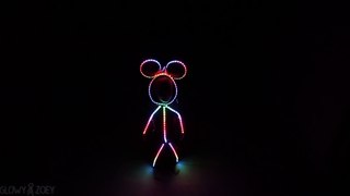 Pai cria incrível fantasia de Minnie Mouse de LED para a filha