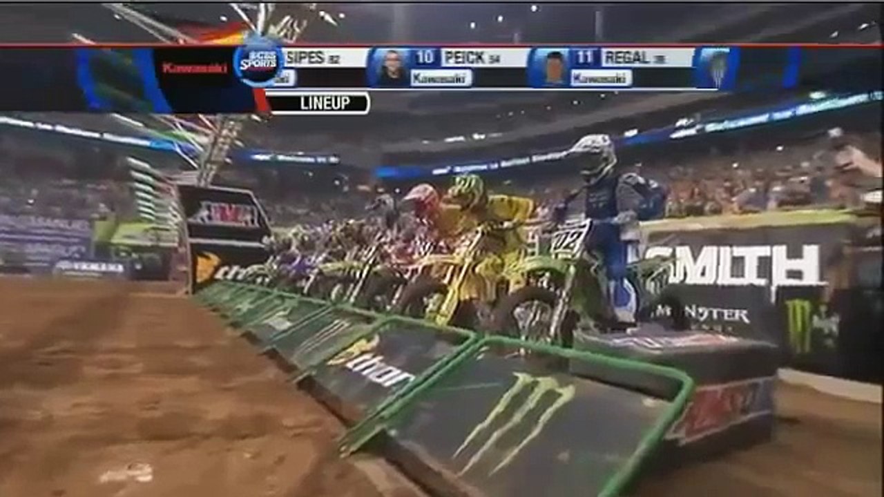 Battle 2012 AMA Supercross: James Stewart vs Kevin Windham