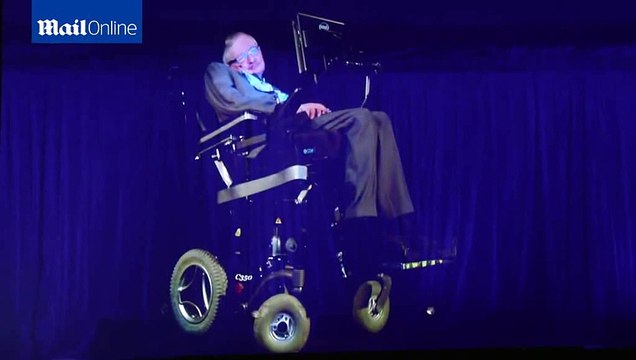 Stephen Hawking explique que Zayn n'a pas quitté One Direction