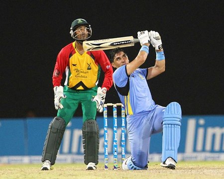 Misbah ul Haq 2 Blasting Sixes to Hafeez ● CPL 2013