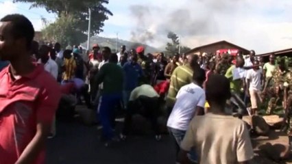 Police fire tear gas at protesters against Burundi president