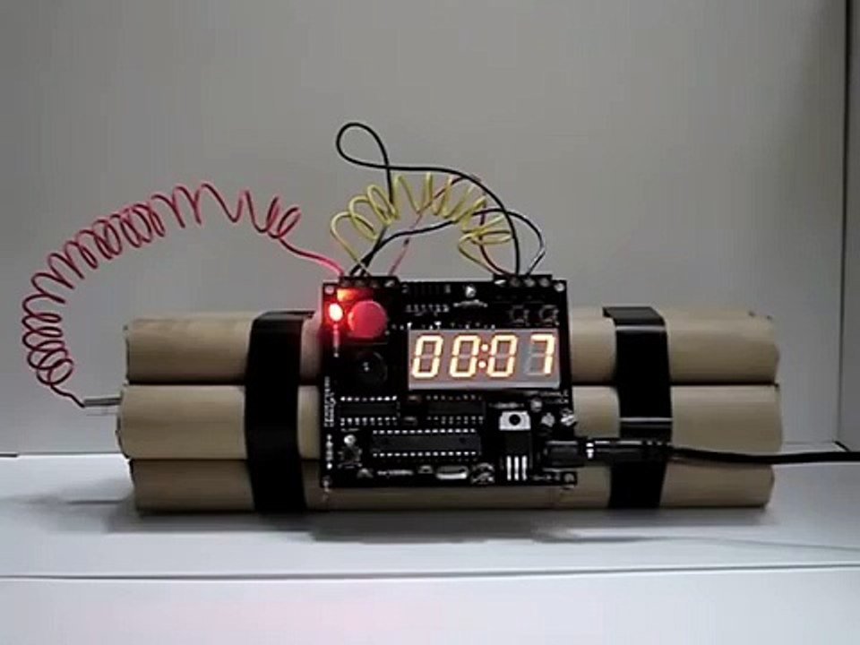 Defuse A Bomb Alarm Clock - Dinamit Çalar Saat