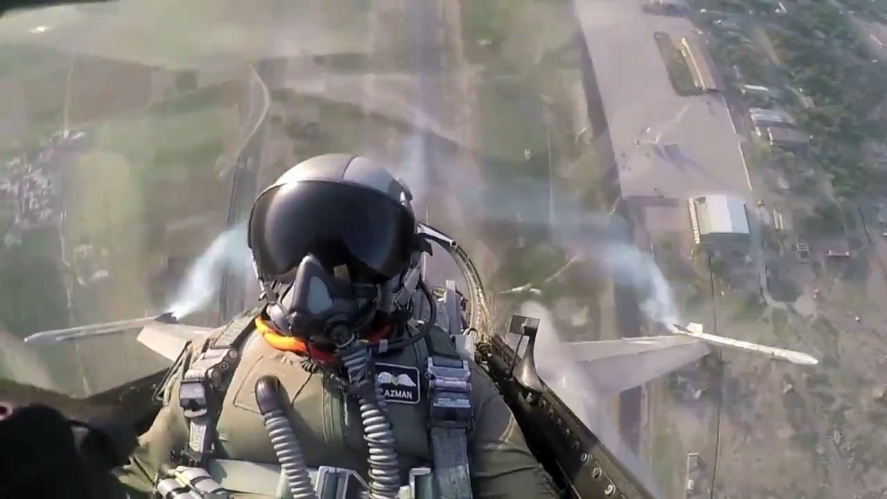 Stunning Aerobatics by Pakistan Air Force