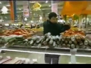 OMG!! Man can Turn his Head 180 Degree - Video Dailymotion