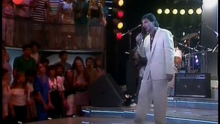 * FÁBiO JR. canta Caça e Caçador no Globo de Ouro 1989