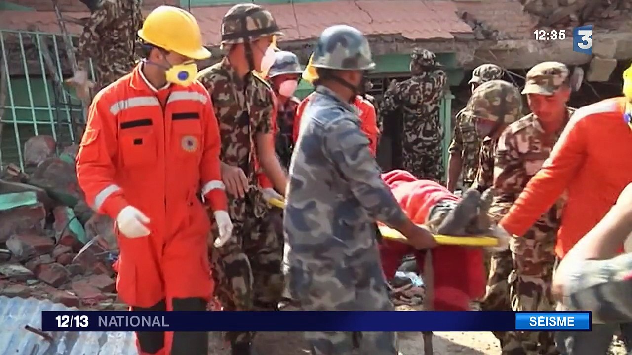 Tremblement de terre au Népal : arrivée des premiers secouristes étrangers
