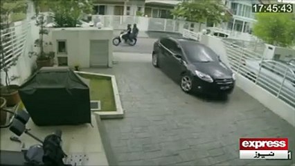 Thieves messing with the wrong girl