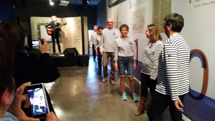 Défilé des marinières Saint-James pour la 15e édition des Papillons de Nuit