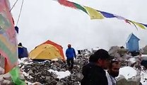 Nepal Earthquake Terrifying Video Shows Moment Avalanche Hits Climbers At Everest Base Camp