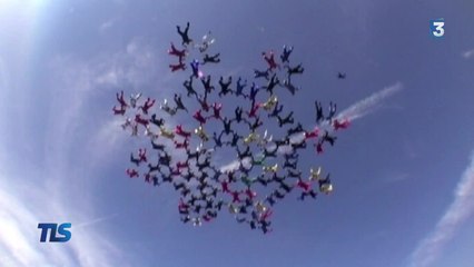 Parachutisme : record battu en très haute altitude