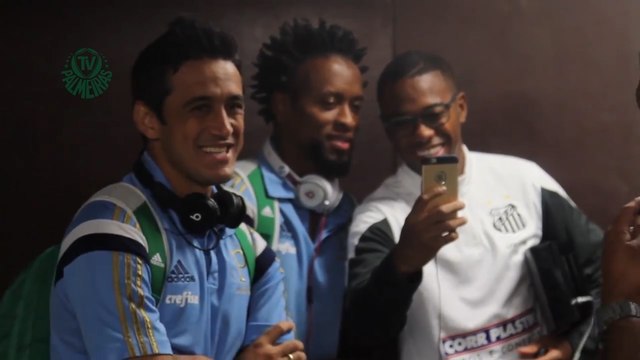 Bastidores do Verdão mostra encontro de Robinho com Zé Roberto