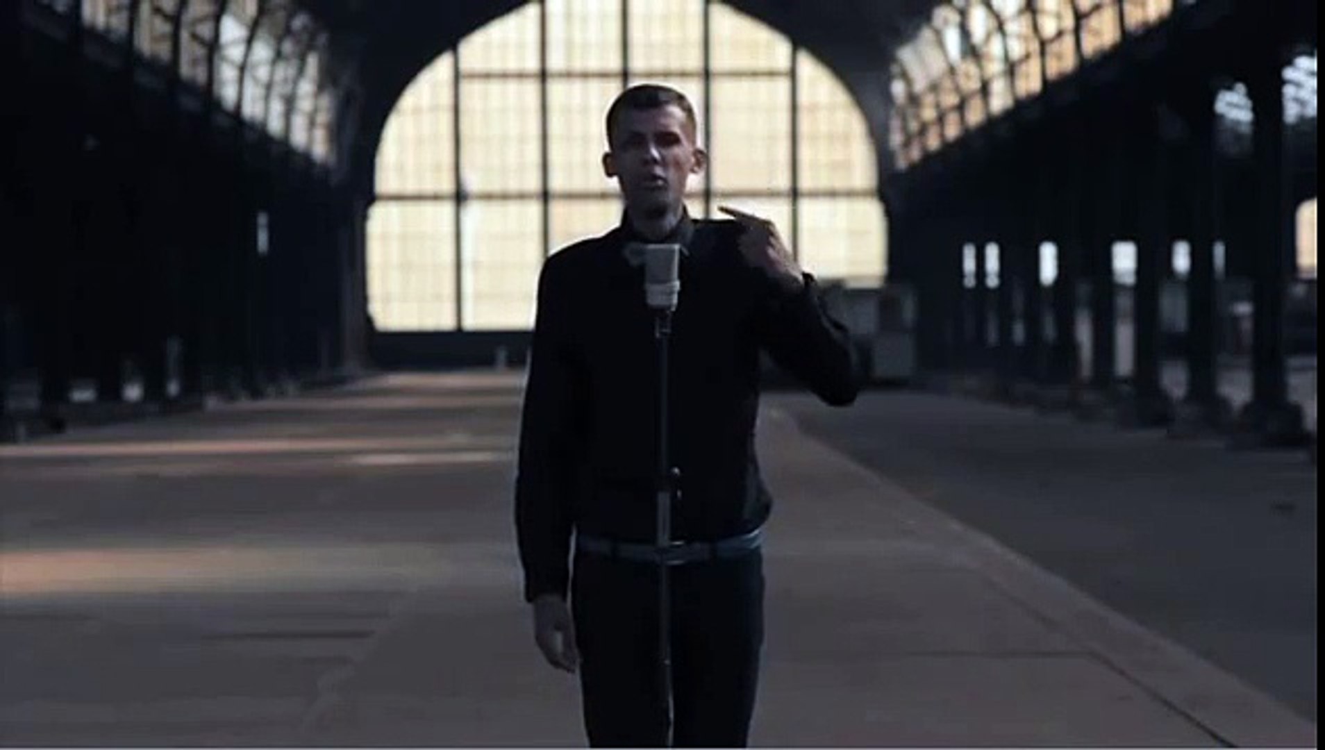 Stromae cheese. Stromae te quiero. Stromae multitude обложка. Stromae 2023. Stromae te quiero.