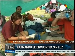Katmandú sufre el caos producido por el terremoto del pasado sábado