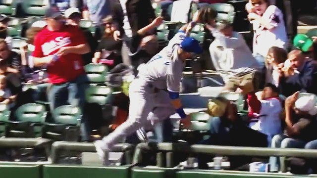 Alex Gordon Makes Ridiculous Catch Diving Into Stands