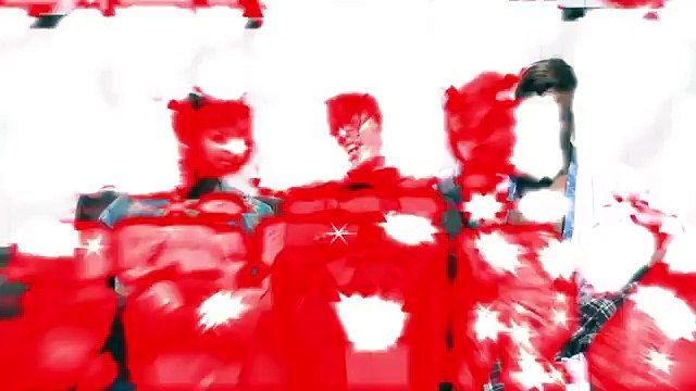 INSOLITE : Ces mecs font du Surf en Utilisant un Canapé