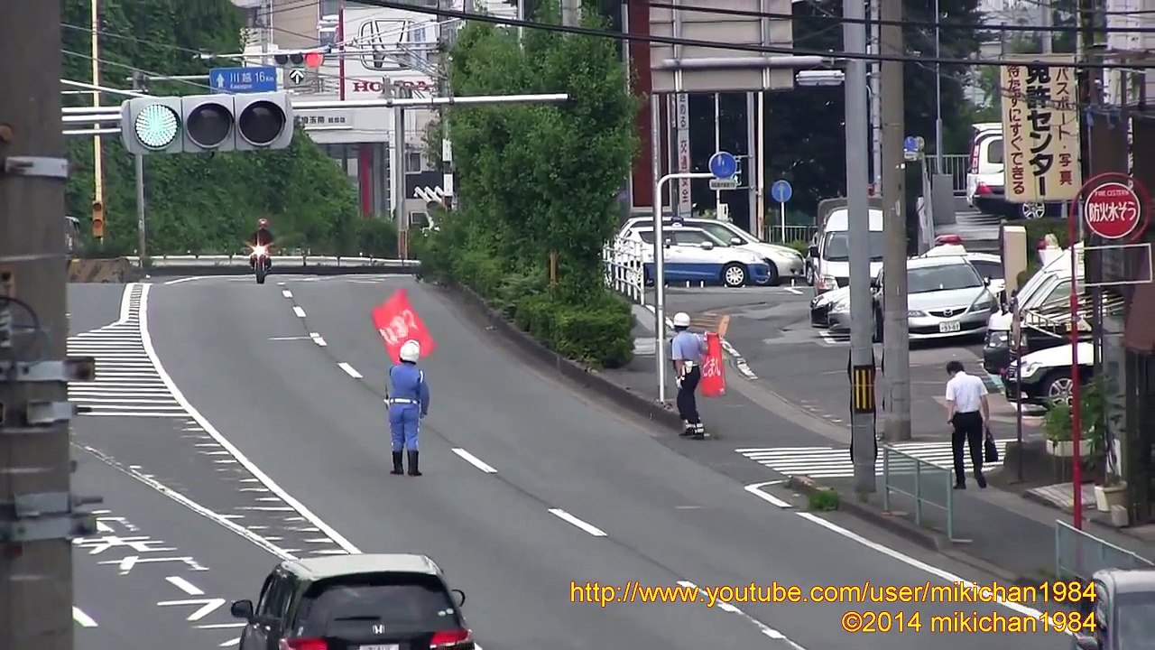 白バイ 緊急走行2連発!! スピード違反バイクがUターンして逃走する瞬間!!