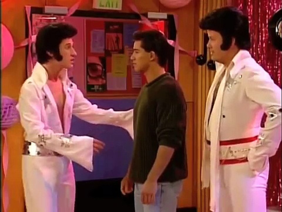 Zack, Slater, & Lisa make a surprise reunion to Bayside High - Saved By The Bell The New Class