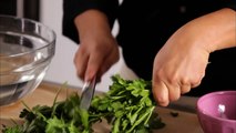 Wash & Chopp Leafy Herbs | Cooking How To | Food Network Asia