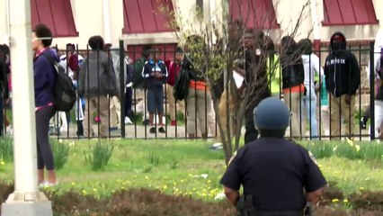 Baltimore declara toque de recolher e chama Guarda Nacional