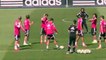 Cristiano Ronaldo charie Odegaard à l'entraînement par quelques feintes!