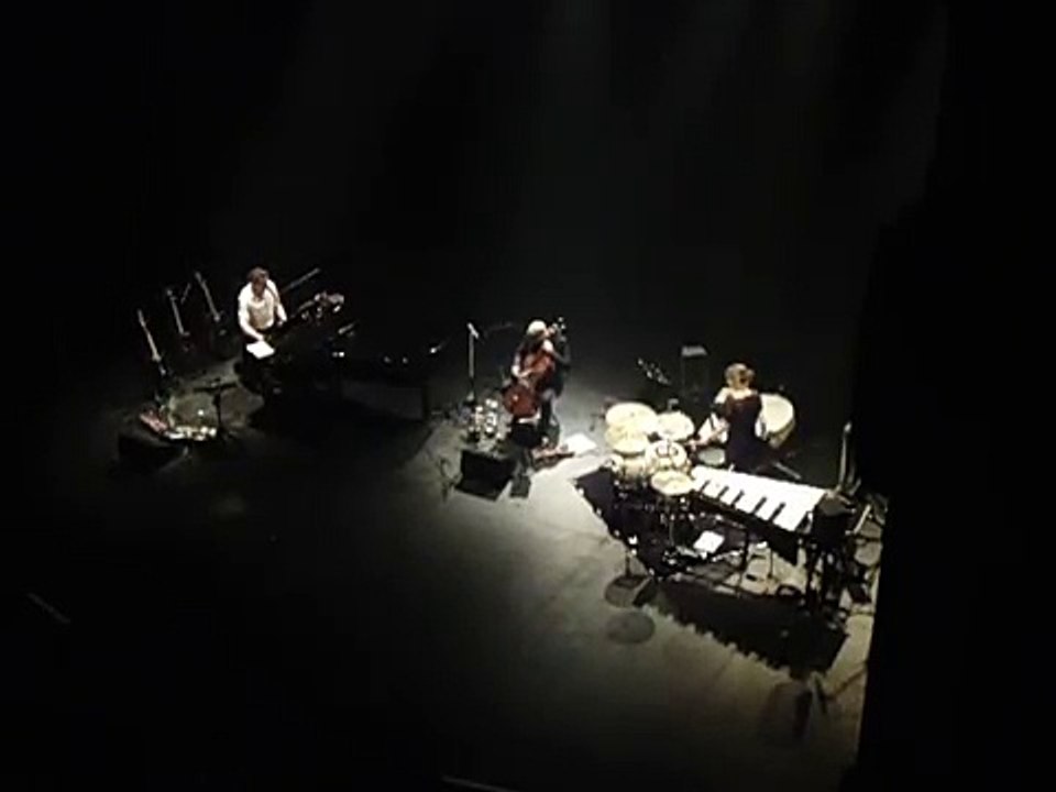 Daan - J'en déduis que je t'aime (Charles Aznavour) - acoustic - live - 26/04/2015 - Bourla Antwerp