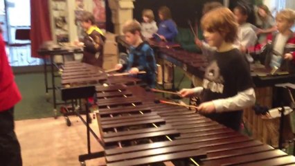 Une classe d'enfant reprend du Ozzy Osbourne