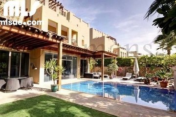Superbly upgraded 6bedroom villa in Hattan 2 - mlsae.com