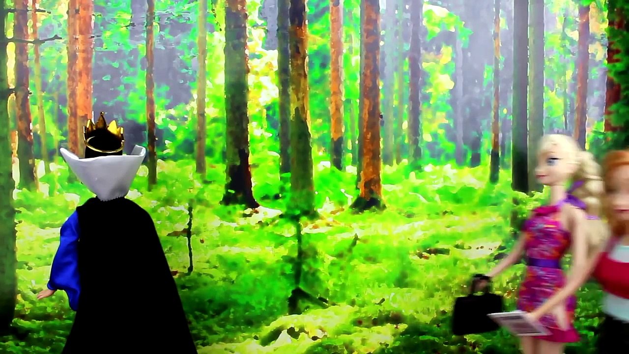 Frozen Anna Kidnapped! Elsa & Kristoff Save Anna from Villain. With