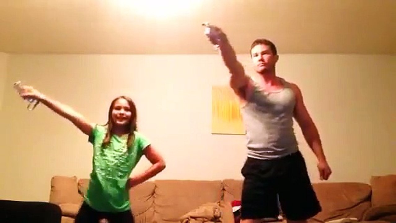 Adorable Daddy daughter dance off