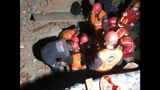 Türk Arama Kurtarma Ekibi Gea, Nepal'de Bir Kişiyi Enkazdan Sağ Çıkardı