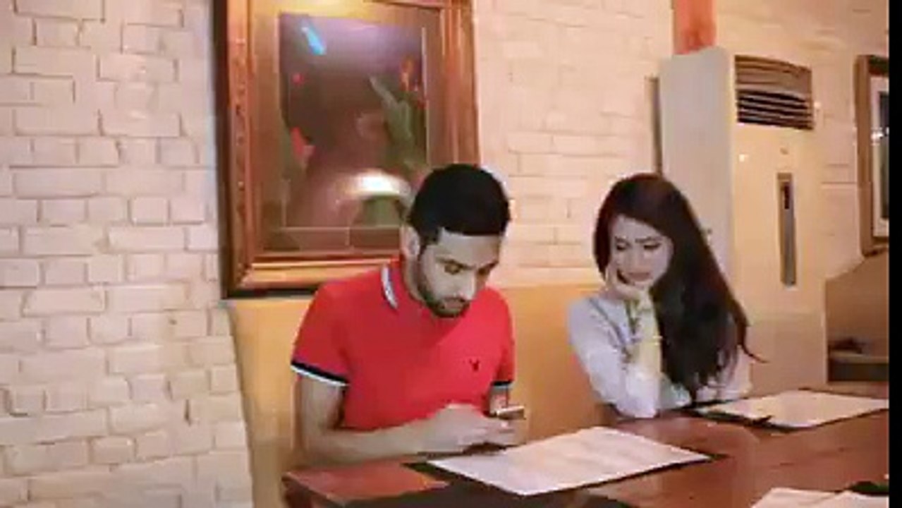 Girls= Selfie
