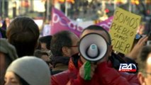 Espagne; plusieurs dizaines de milliers de personnes manifestent avec Podemos