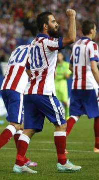 Kadın Hayranlarından Arda Turan'a Özel Beste