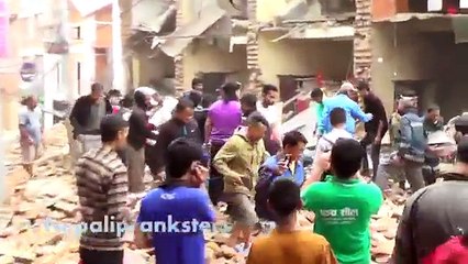 People Making Videos During a Earthquake in Nepal