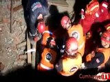 Türk ekibi, Nepal'de bir kişiyi enkazdan böyle sağ çıkardı