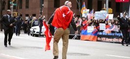 ABD'de Türk Bayrağı'nı Yerde Bırakmayan Genç, Sakaryalı Çıktı
