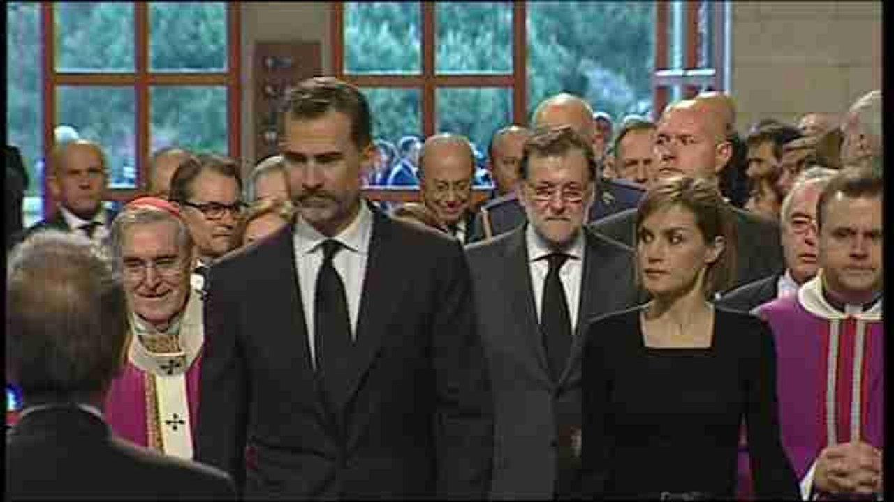 Sagrada Familia holds memorial for Germanwings victims