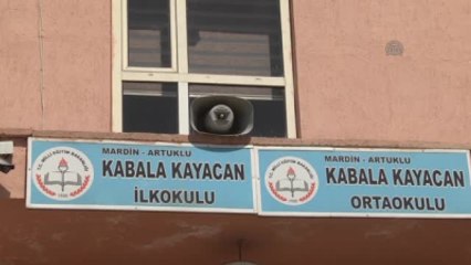 Küçük Yazarlar Kitaplarını İmzaladı