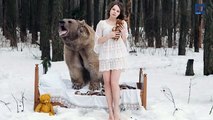 Dos modelos posan con un oso para evitar su caza